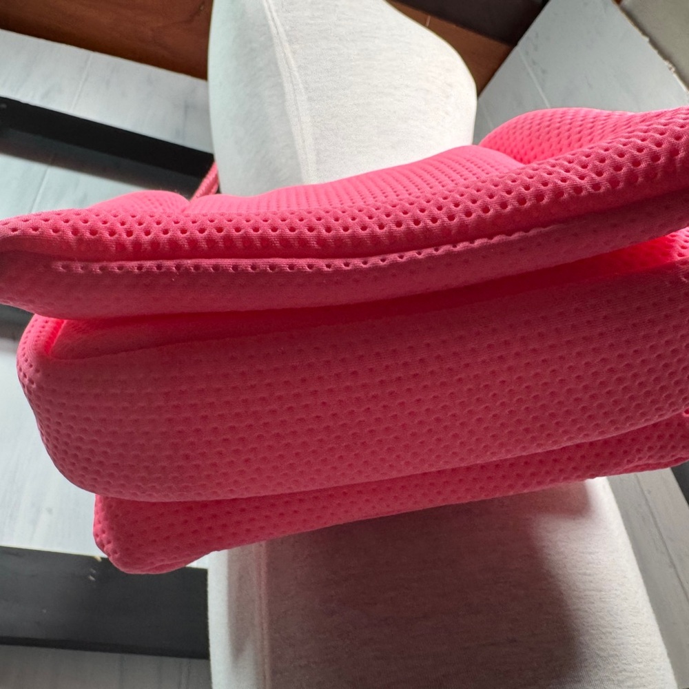 Essentiel Antwerp Zippotaumus Lightweight Puffy Mesh Crossbody Medium Fun NEW - Picture 4 of 5